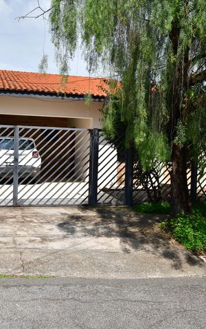 Casa à venda com 200m², 3 quartos e 2 vagasFachada