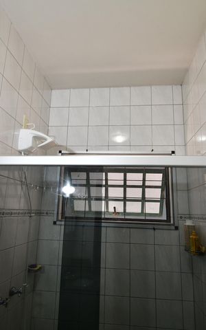 Casa à venda com 200m², 3 quartos e 2 vagasBanheiro