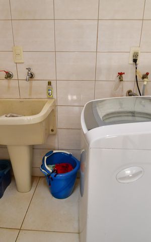 Casa à venda com 200m², 3 quartos e 2 vagasÁrea de Serviço