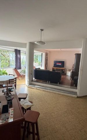Apartamento à venda com 270m², 3 quartos e 2 vagas Apartamento à venda com 270m², 3 quartos e 2 vagasSala