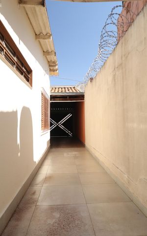 Casa para alugar com 175m², 3 quartos e 2 vagasCorredor