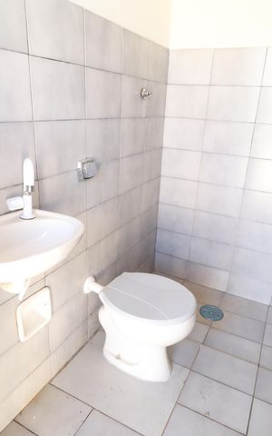 Casa para alugar com 175m², 3 quartos e 2 vagasBanheiro da Edícula