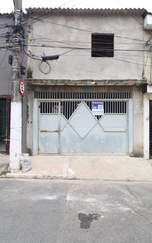Casa para alugar com 60m², 2 quartos e 1 vagaFachada
