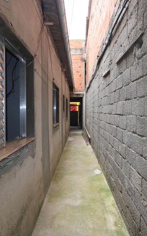 Casa para alugar com 60m², 2 quartos e 1 vagaCorredor