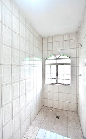 Casa para alugar com 120m², 2 quartos e 1 vaga Casa para alugar com 120m², 2 quartos e 1 vagaBanheiro Social