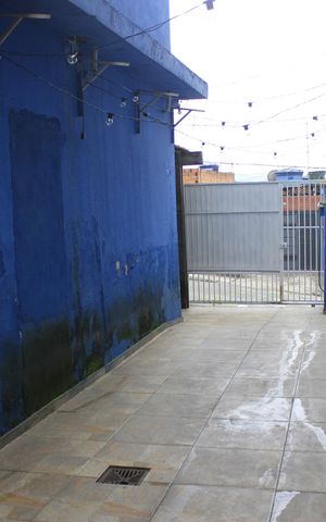 Casa à venda com 340m², 3 quartos e 2 vagasQuintal e garagem 