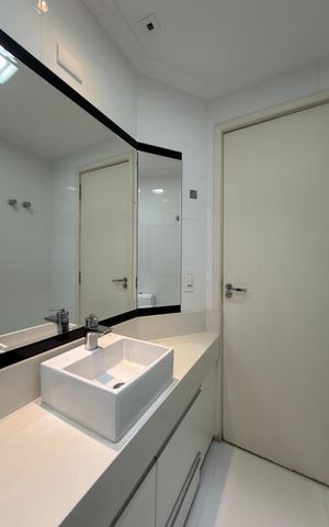 Apartamento para alugar com 200m², 3 quartos e 3 vagas Apartamento para alugar com 200m², 3 quartos e 3 vagasBanheiro Suíte 3
