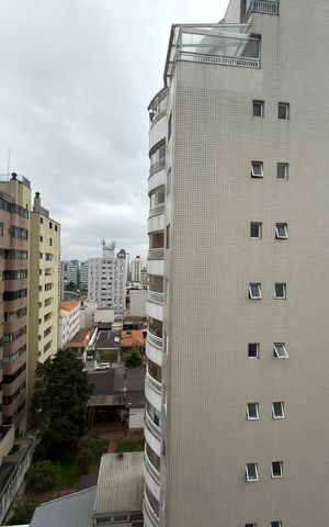 Apartamento para alugar com 200m², 3 quartos e 3 vagas Apartamento para alugar com 200m², 3 quartos e 3 vagasVista Sala