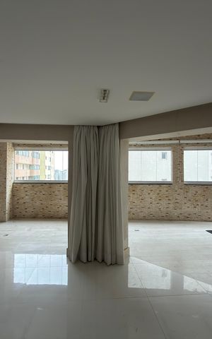 Apartamento para alugar com 200m², 3 quartos e 3 vagas Apartamento para alugar com 200m², 3 quartos e 3 vagasSala