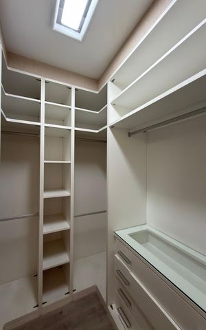 Apartamento para alugar com 200m², 3 quartos e 3 vagas Apartamento para alugar com 200m², 3 quartos e 3 vagasCloset Suíte 3