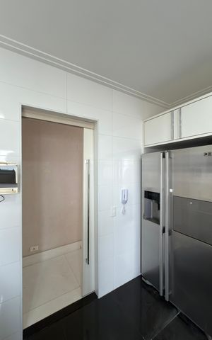 Apartamento para alugar com 200m², 3 quartos e 3 vagas Apartamento para alugar com 200m², 3 quartos e 3 vagasCozinha