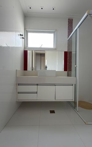 Apartamento para alugar com 200m², 3 quartos e 3 vagas Apartamento para alugar com 200m², 3 quartos e 3 vagasBanheiro Suíte 2