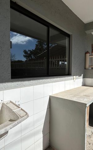 Casa para alugar com 80m², 2 quartos e 1 vaga Casa para alugar com 80m², 2 quartos e 1 vagaÁrea de Serviço