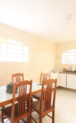 Casa para alugar com 166m², 3 quartos e 2 vagasCozinha