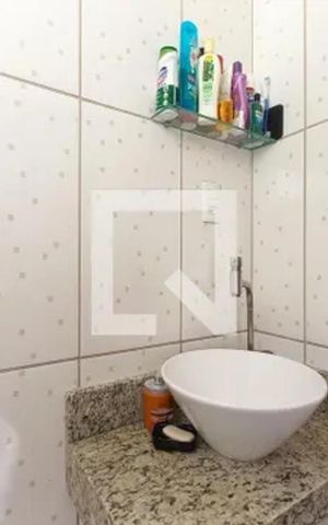 Casa à venda com 100m², 3 quartos e 2 vagas Casa à venda com 100m², 3 quartos e 2 vagasBanheiro 3