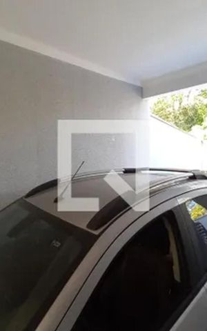 Casa à venda com 100m², 3 quartos e 2 vagas Casa à venda com 100m², 3 quartos e 2 vagasÁrea externa