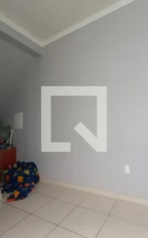Casa à venda com 100m², 3 quartos e 2 vagas Casa à venda com 100m², 3 quartos e 2 vagasÁrea externa