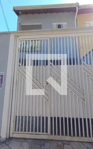 Casa à venda com 100m², 3 quartos e 2 vagas Casa à venda com 100m², 3 quartos e 2 vagasFachada