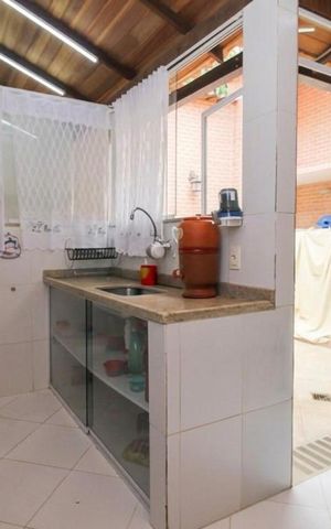Casa à venda com 70m², 2 quartos e sem vaga Casa à venda com 70m², 2 quartos e sem vagaCozinha