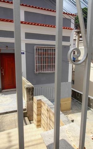 Casa à venda com 70m², 2 quartos e sem vaga Casa à venda com 70m², 2 quartos e sem vagaFachada