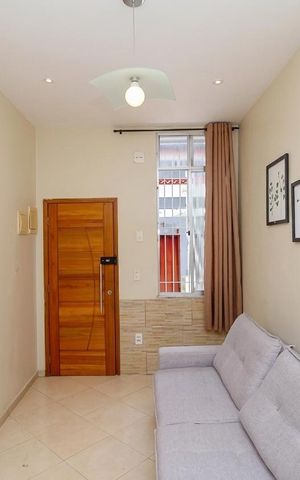 Casa à venda com 70m², 2 quartos e sem vaga Casa à venda com 70m², 2 quartos e sem vagaSala