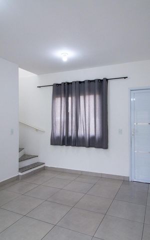 Casa de condomínio para alugar com 70m², 2 quartos e 2 vagas Casa de condomínio para alugar com 70m², 2 quartos e 2 vagasSala