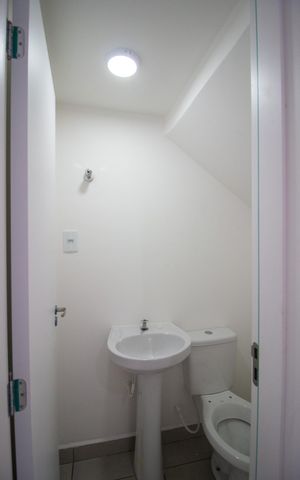 Casa de condomínio para alugar com 70m², 2 quartos e 2 vagas Casa de condomínio para alugar com 70m², 2 quartos e 2 vagasLavabo
