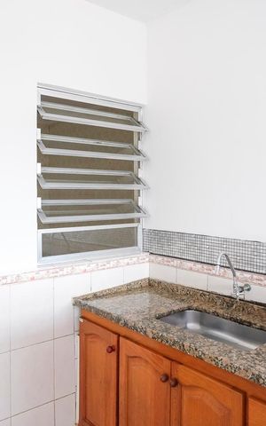 Casa para alugar com 90m², 2 quartos e 1 vagaÁrea de serviço