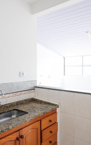 Casa para alugar com 90m², 2 quartos e 1 vagaÁrea de serviço