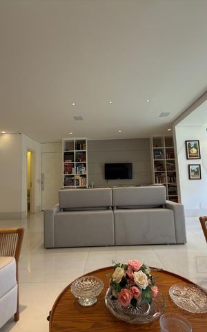 Apartamento à venda com 162m², 4 quartos e 2 vagas Apartamento à venda com 162m², 4 quartos e 2 vagasSala e copa