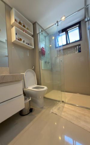 Apartamento à venda com 162m², 4 quartos e 2 vagas Apartamento à venda com 162m², 4 quartos e 2 vagasBanheiro 4