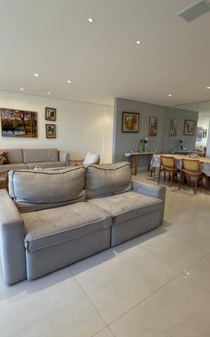 Apartamento à venda com 162m², 4 quartos e 2 vagas Apartamento à venda com 162m², 4 quartos e 2 vagasSala e copa