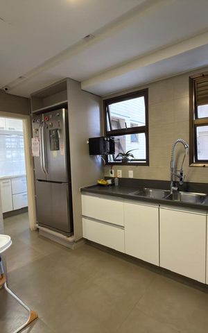 Apartamento à venda com 162m², 4 quartos e 2 vagas Apartamento à venda com 162m², 4 quartos e 2 vagasCozinha