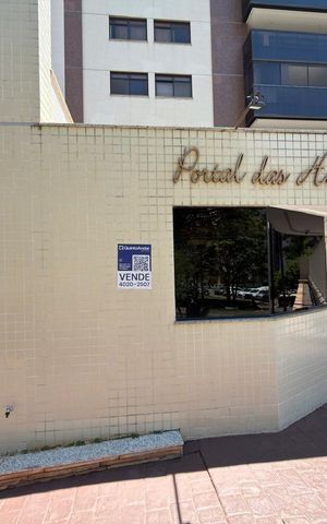 Apartamento à venda com 162m², 4 quartos e 2 vagas Apartamento à venda com 162m², 4 quartos e 2 vagasPlaquinha