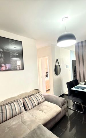Apartamento à venda com 43m², 2 quartos e 1 vaga Apartamento à venda com 43m², 2 quartos e 1 vagaSala