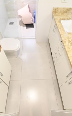 Apartamento à venda com 77m², 2 quartos e 1 vagaBanheiro da Suíte