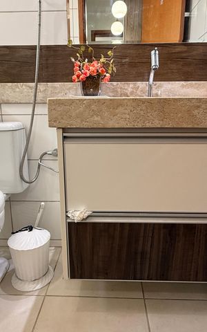 Apartamento à venda com 77m², 2 quartos e 2 vagasBanheiro da Suíte