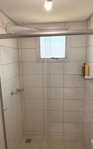 Apartamento à venda com 77m², 2 quartos e 2 vagasBanheiro da Suíte