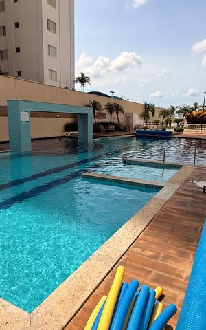 Apartamento à venda com 77m², 2 quartos e 2 vagasÁrea comum - Piscina