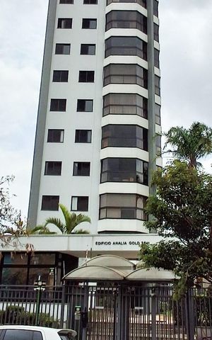 Apartamento para alugar com 162m², 3 quartos e 4 vagas Apartamento para alugar com 162m², 3 quartos e 4 vagasFachada e portaria