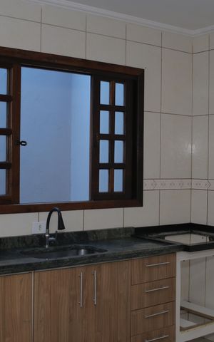 Casa para alugar com 72m², 2 quartos e 2 vagas Casa para alugar com 72m², 2 quartos e 2 vagasCozinha