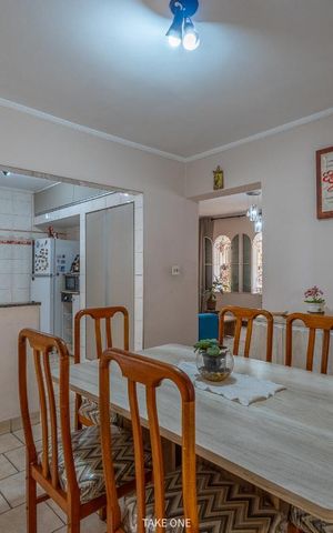 Casa à venda com 220m², 4 quartos e 2 vagas