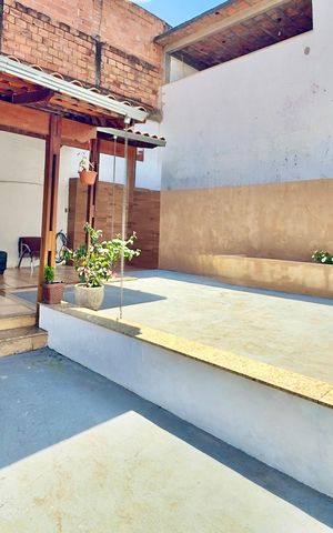 Casa à venda com 220m², 5 quartos e 3 vagas Casa à venda com 220m², 5 quartos e 3 vagasEspaço Gourmet