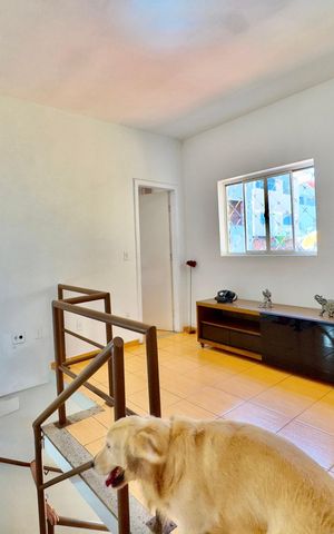 Casa à venda com 220m², 5 quartos e 3 vagas Casa à venda com 220m², 5 quartos e 3 vagasSala