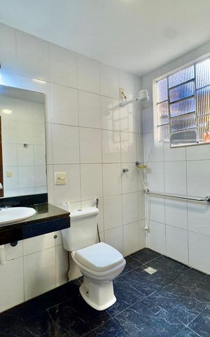 Casa à venda com 220m², 5 quartos e 3 vagas Casa à venda com 220m², 5 quartos e 3 vagasBanheiro 2