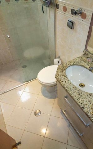 Casa de condomínio à venda com 90m², 2 quartos e 2 vagas Casa de condomínio à venda com 90m², 2 quartos e 2 vagasBanheiro 1