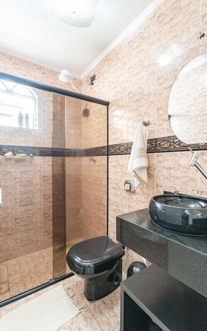 Casa à venda com 180m², 3 quartos e 2 vagasBanheiro Social