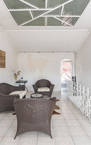 Casa à venda com 180m², 3 quartos e 2 vagasCobertura