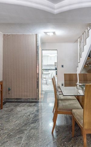 Casa à venda com 180m², 3 quartos e 2 vagasSala