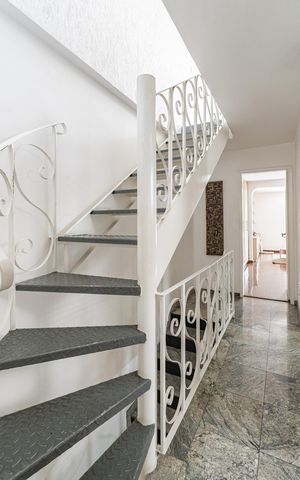 Casa à venda com 180m², 3 quartos e 2 vagasCorredor